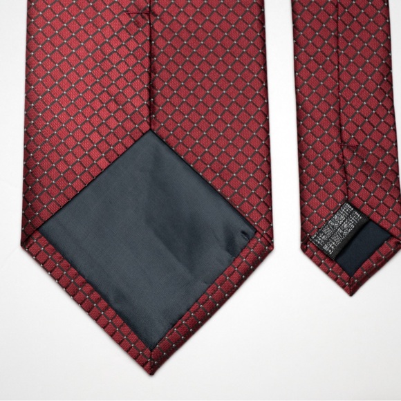 Wensli Elegant Red Patterned‎ Silk Tie, EUC - Picture 5 of 6